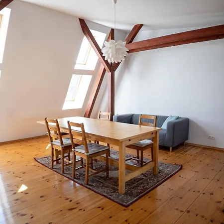 Apartment Retro Wooden Touch