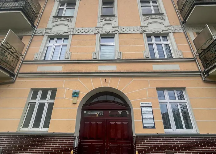 Apartman Retro Wooden Touch By Bookinghost