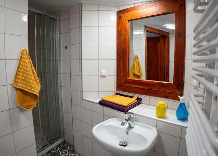 Retro Wooden Touch By Bookinghost Apartman