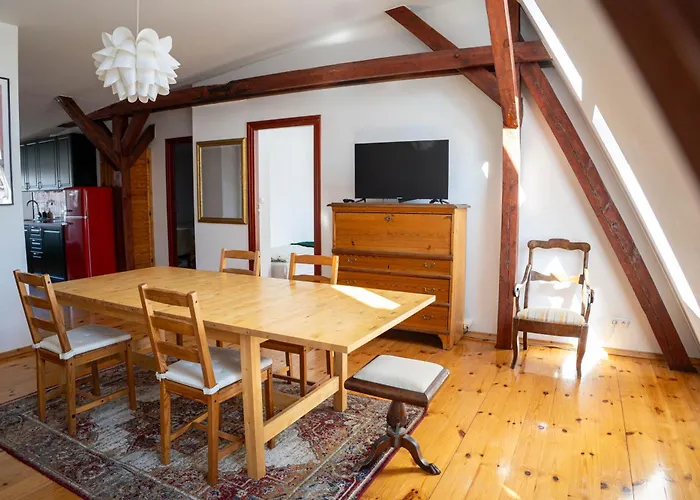 Retro Wooden Touch By Bookinghost Apartman *