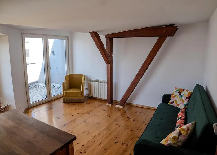 Apartman Retro Wooden Touch By Bookinghost